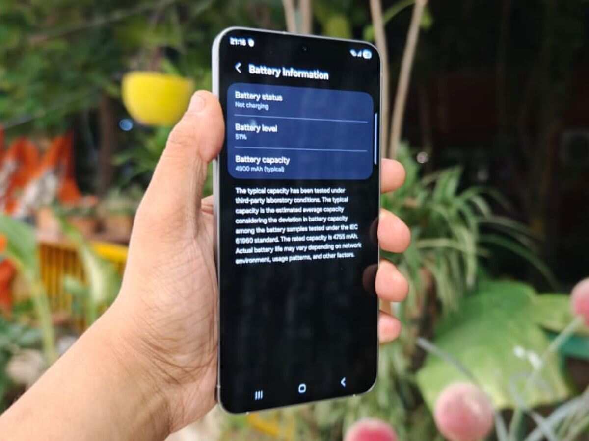 Samsung Galaxy S25 FE Review After month of use found out this flagship killer Should you buy it