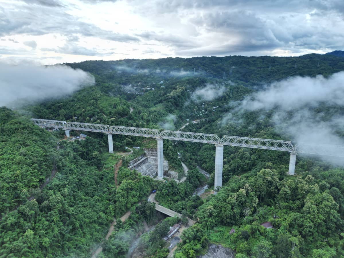 सिर्फ ट्रेन नहीं, मिजोरम को मिला विकास का इंजन; आजादी के 78 साल बाद आई रेलवे लाइन | Zee Business Hindi