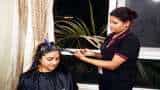 Beautician getting 70-80 thousand rupees through Salon at Home Service 