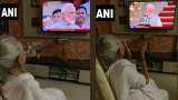 Narendra Modi mother claps as son takes oath as Prime Minister of India