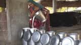  Gujarat Woman earns good money from Dairy farming