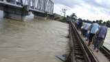 Floods in Bihar; Alert for Delhi Mumbai Kolkata Passengers, Indian Railway lines under water 