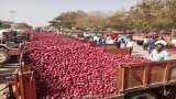 Onion farmers unable to sell onions at fair prices, Onion Rate in Lasalgaon Pyaj Mandi