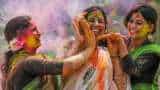 BMC not allowed playing of Holi at public places and private spaces in Mumbai Holi 2021