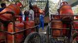 LPG Subsidy Oil secretary said No LPG subsidy to households Rs 200 LPG dole limited to Ujjwala beneficiaries