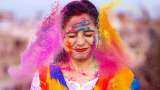 Holi Hair Care tips know dont apply oil in hair before playing holi know how to take care of hairs 