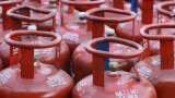 LPG gas cylinder regularly used in kitchen also has an expiry date know how to check when your cylinder is expiring