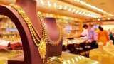 Gold cheaper by 950 rupees in 2 days pay 58770 rupees for 10 gm 24 karat gold in delhi