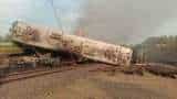 Train Derailed Bilaspur Mandal Goods train derailed at singhpur station today railway shares scheduled and cancelled trains list
