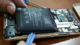 Smartphone heating issue battery gets swollen here know the reason of battery overheating blast
