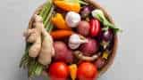 vegetable price hike in kolkata ginger and garlic price rise to rs 300 per kg