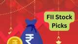 FII Stock Picks market expert Ambareesh Baliga buy call on SBI Cards about 37 percent return expected in next 1 year