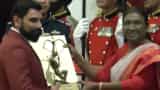 Mohammed Shami received the Arjuna Award from President Droupadi Murmu at the National Sports Awards