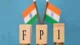 Foreign Portfolio Investors FPI take out 3776 Crores from India due to high yield in american bond market