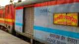 Mahabodhi Express was targeted in Prayagraj UP Stone Pelting on moving train many passengers were injured