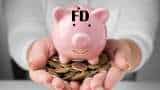 FD Rates: इस Bank ने घटा दिया एफडी पर ब्याज, पैसे लगाने की सोच रहे हैं तो पहले चेक कर लीजिए लेटेस्ट रेट FD Rates: After RBI repo rate cut, ICICI Bank cut interest rates on fixed deposits, know the latest rates here