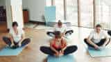 International Yoga Day 2025: महिलाओं के लिए फिटनेस का पावर-पैक डोज हैं ये 5 योगासन International Yoga Day 2025 5 essential yoga asanas for womens health and fitness hindi