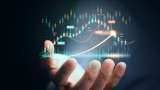 ट्रेडर्स के लिए बन रहा कमाई का संयोग, ऐनालिस्ट ने इन 20 Stocks को पिक किया Stocks to BUY Today for traders Titagarg Rail Federal Bank VMart HERO MOTOCorp HYUNDAI