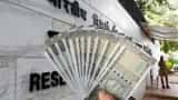 how rbi rule to distributes currency to public in india