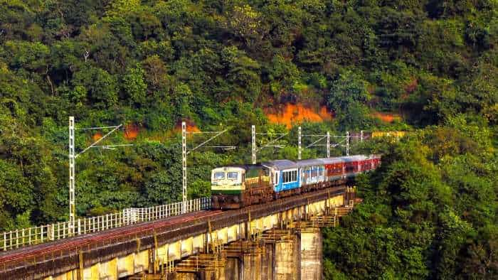 indian railways western railways to run festival special trains from bandra to gandhidham bhavnagar bhagat ki kothi vadodara haridwar