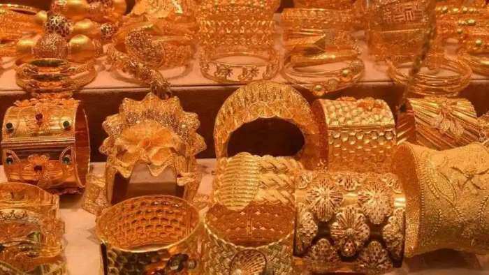 Gold price today on 17th october 2022 gold silver rate hike little in festive demand