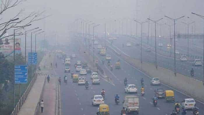 Delhi pollution delhi air quality index poor minimum temperature settles at 17.5 degrees C know delhi latest weather update