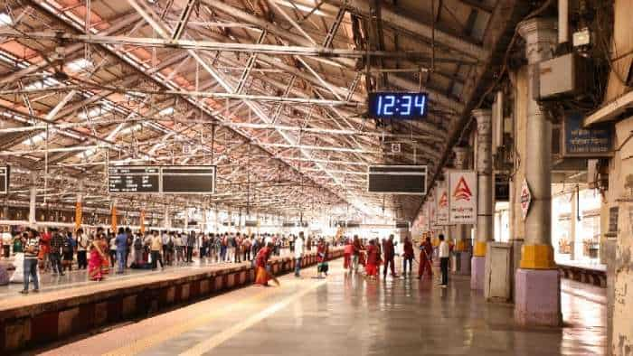 Indian Railways Due to Diwali and Chhath Puja the number of passengers increased manifold elaborate arrangements were made for security and facilities