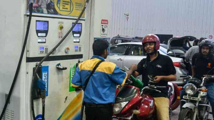 Petrol, diesel to get cheaper by 40 paise from tomorrow, Oil companies to cut Rs 2 per liter