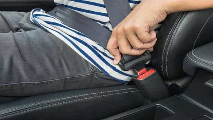 rear seat belt wearing in Mumbai will be compulsory from 11 November, Mumbai Traffic Police begins a seat belt awareness drive