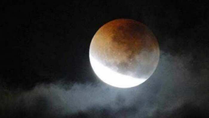 Chandra Grahan 2022 date kartik purnima type of last lunar eclipse and visible time in India