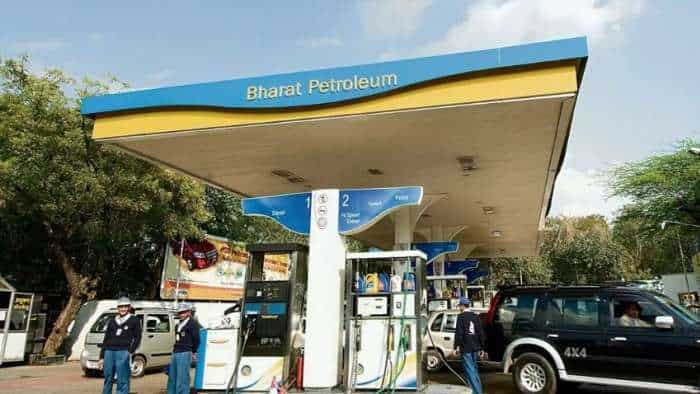 BPCL Indian Oil and HPCL combined 2749 crore loss in September quarter after 22000  crore one time LPG grant