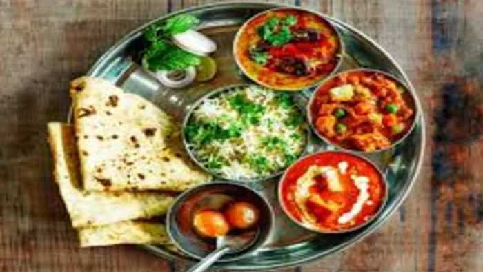 Why three rotis do not served together in meal or bhojan thali know reality of this hindu manyata