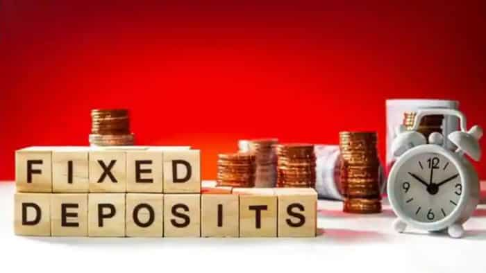 What is the difference between Fixed Deposit and Floating Rate FD know advantage and loss