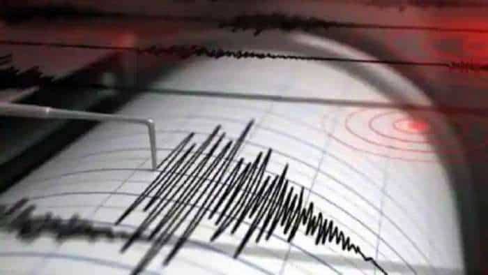 Earthquake In Delhi: एक हफ्ते में दूसरी बार दिल्ली-एनसीआर में कांपी धरती, 4.9 रही तीव्रता