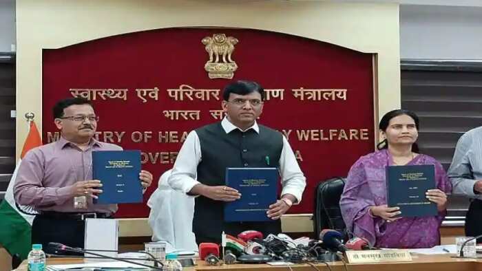 health minister mansukh mandaviyai issued national list of essential medicines 2022 34 new medicine add in the list and 26 out