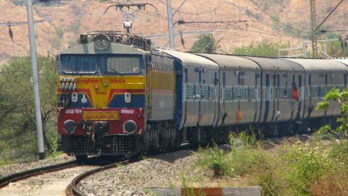 Indian Railway train cancel today 127 train canceled on 22 november know irctc latest update railway news