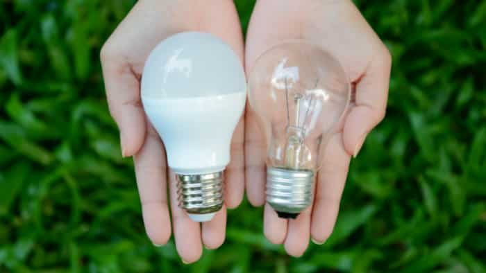 CFL vs LED: know the difference between CFL and LED bulbs and know which one is better