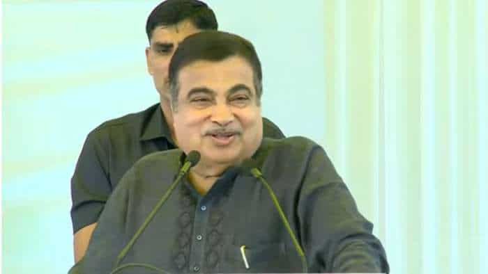 Nitin Gadkari signs to scrap 15 years old government vehicles sends vehicle scrappage policy for states to follow