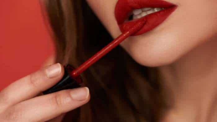 lipstick is dangerous for daily use can cause cancer know other harmful effects check details