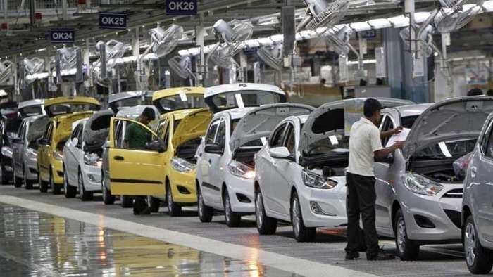 Automobile retail sales soar to record high in November 2022 says FADA latest report