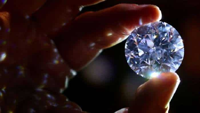 A person dies by licking a diamond is it true or just hearsay do you know the truth