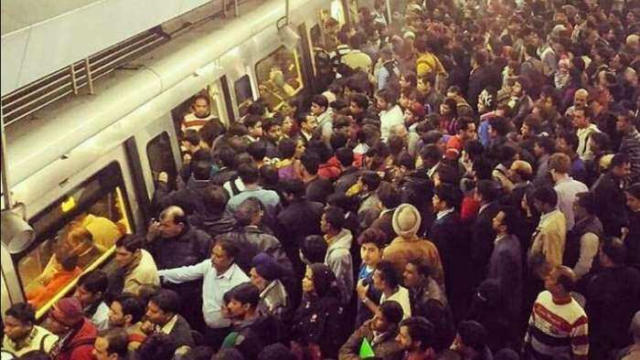 new year delhi metro ban on existing delhi rajiv chowk metro station after 9 pm on 31 december corona protocol