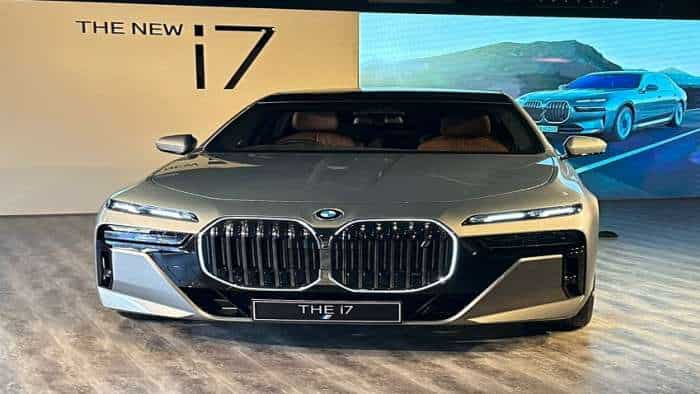 bmw india launches All electric BMW i7 check price and feautres 