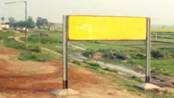 only railway station in india which has no name where sign boards are blank know reason interesting facts of indian railways