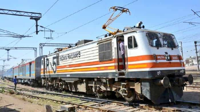 indian railways central railway will add 3rd class economy coach in amravati jabalpur superfast train