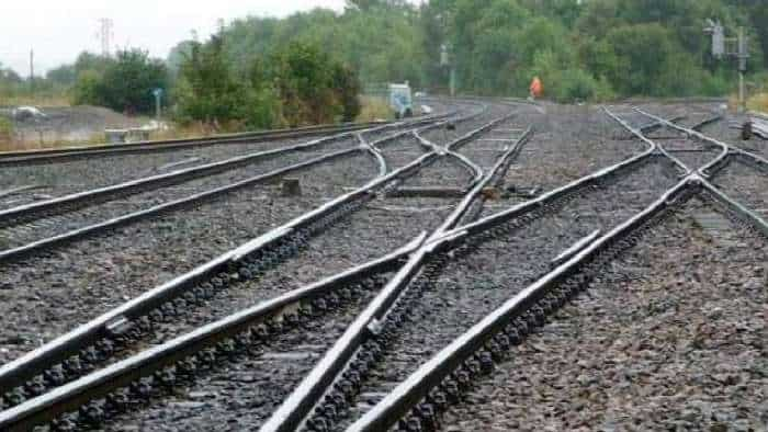 Indian Railways Two km railway track stolen in Bihar Samastipur railway latest news