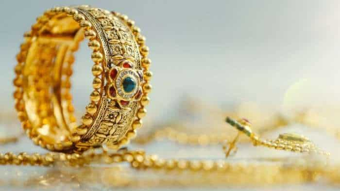 Aaj ka gold rate gold price today gold rate down rs 669 to rs 56754 per 10 gm check latest rate