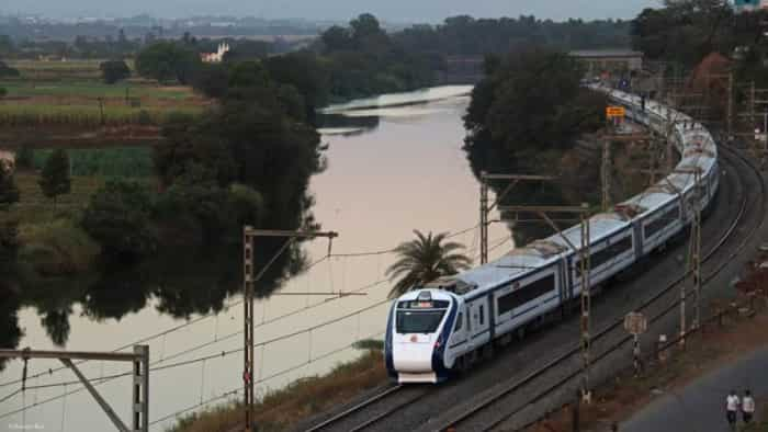 Vande Bharat Express completes 4 years of speeding on the tracks know when Vande Bharat started on which route