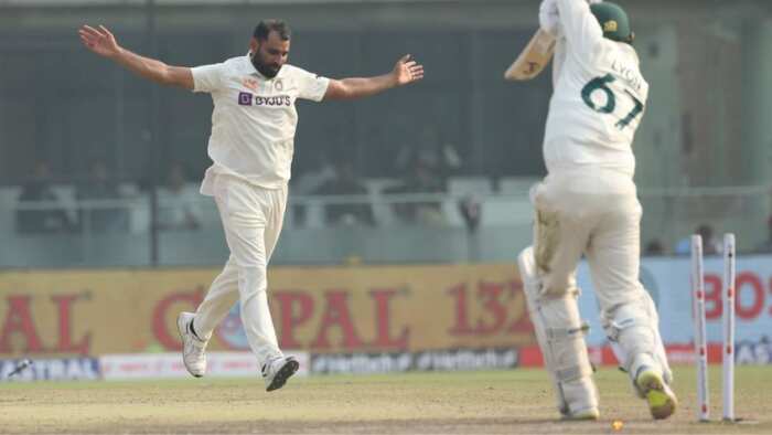 IND vs AUS 1st Test Day 1 Report australia all out on 263 team india scores 21 mohammad shami usman khawaja Peter Handscomb rohit sharma pat cummins