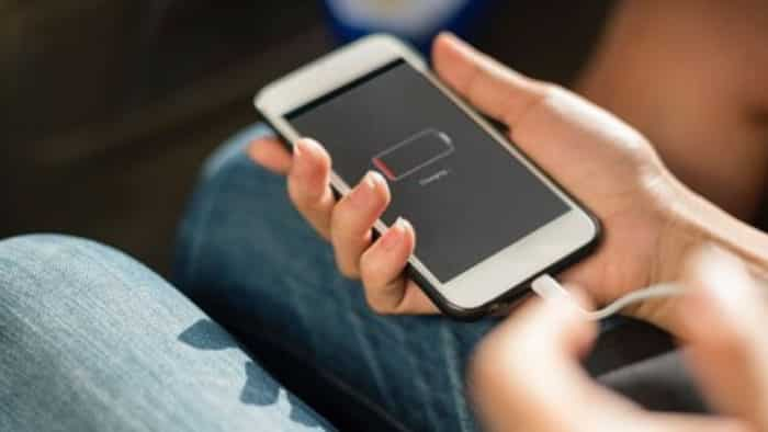 smartphone tips when should the smartphone be put on charging if your smartphone battery draining fast then know your mistake